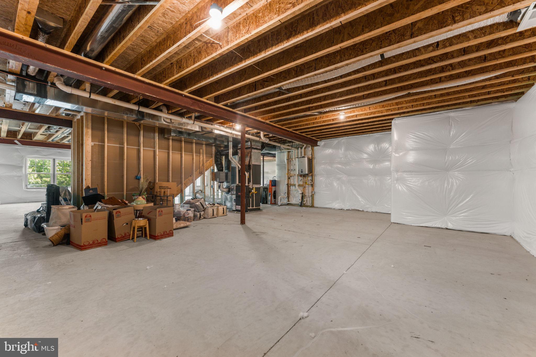 ABRAMS POINTE - Residential