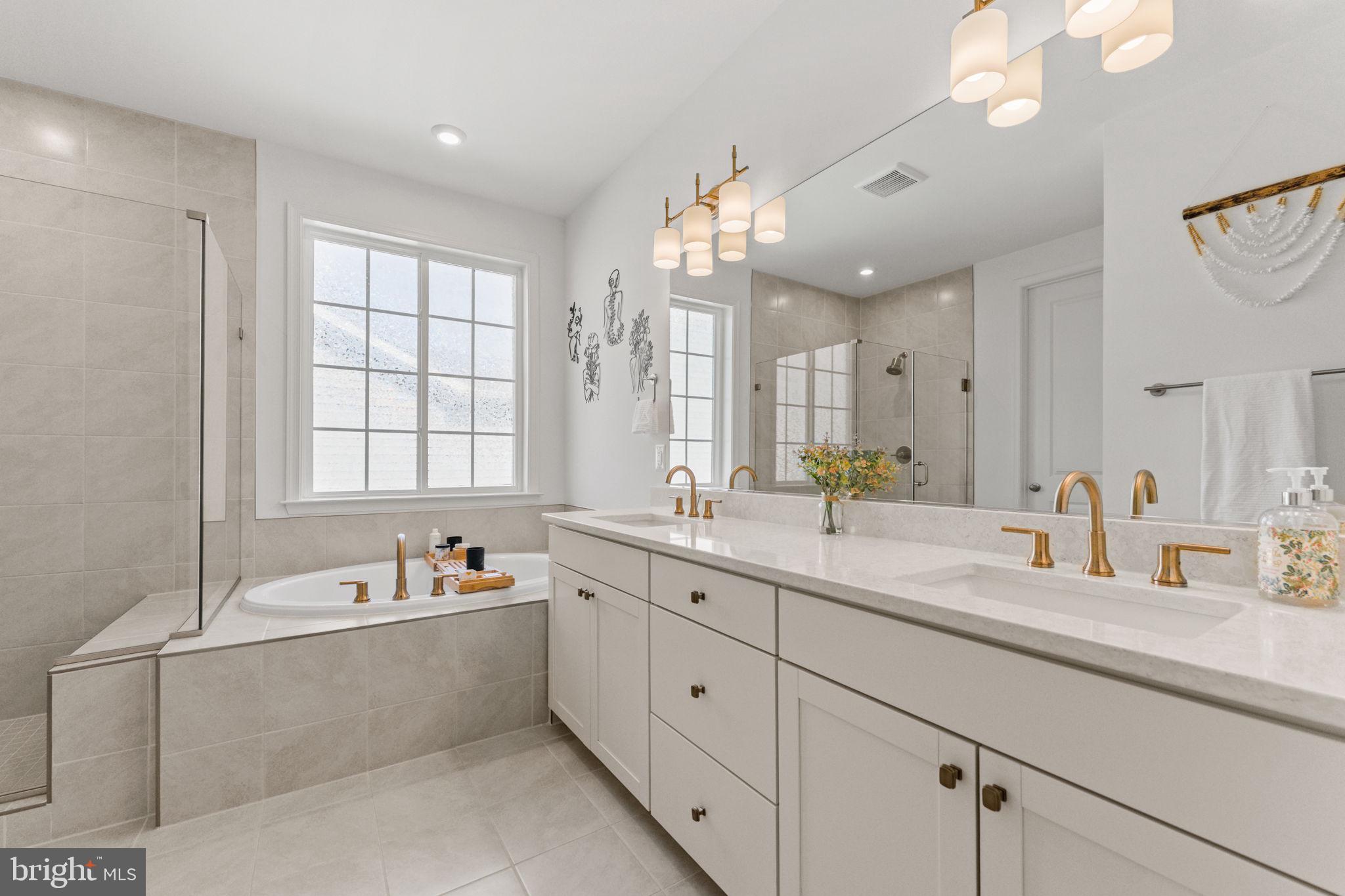 ABRAMS POINTE - Residential