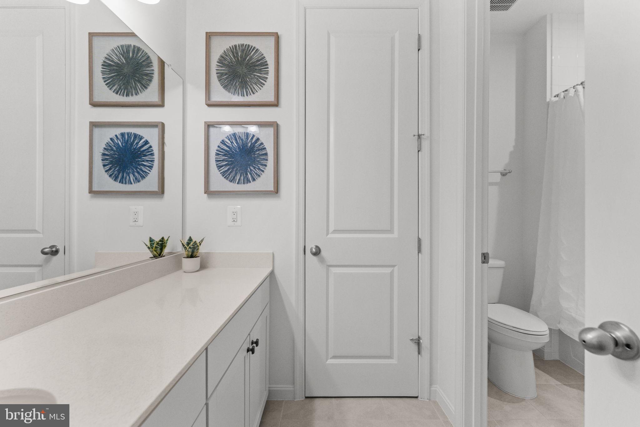 ABRAMS POINTE - Residential