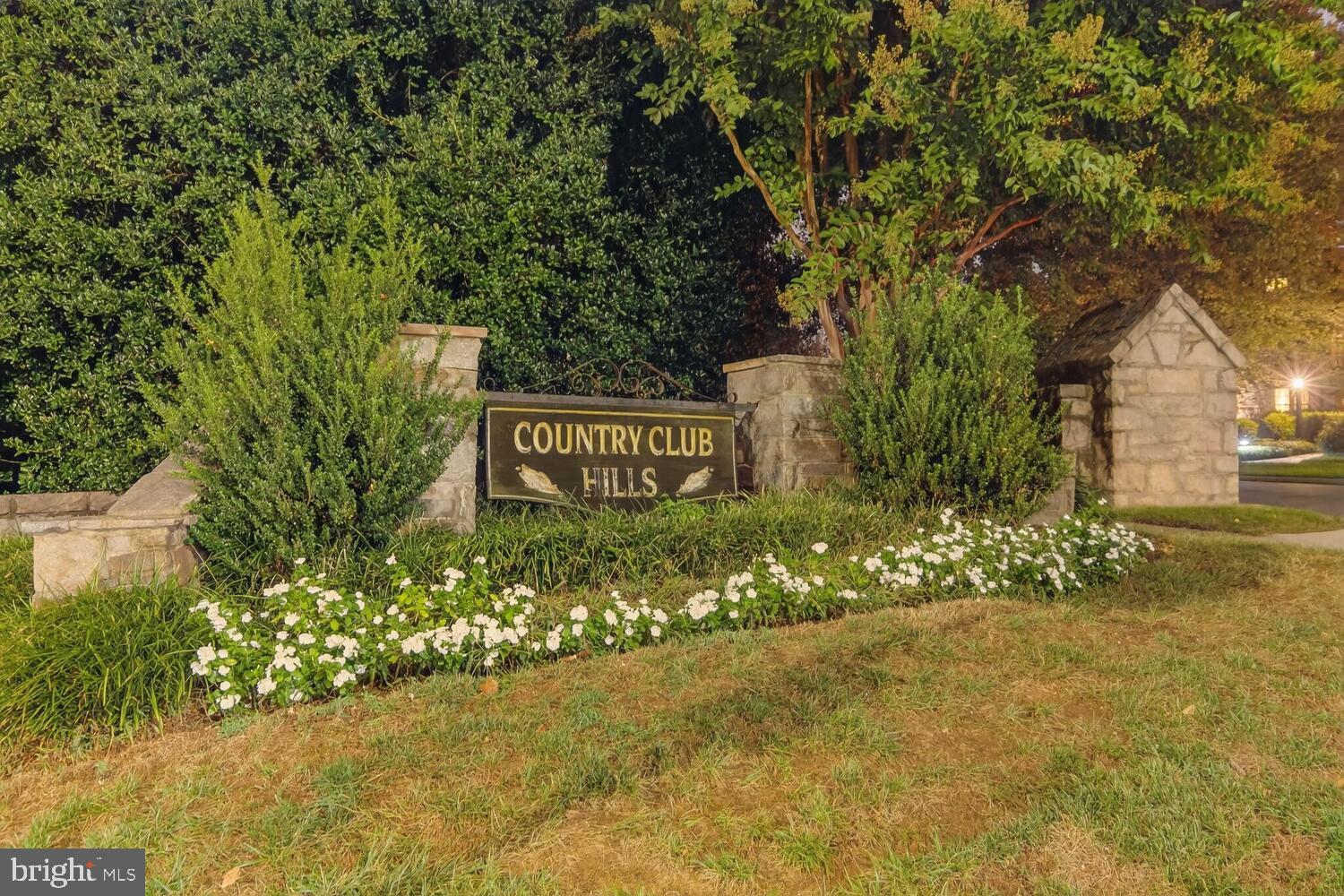 COUNTRY CLUB HILLS - Residential