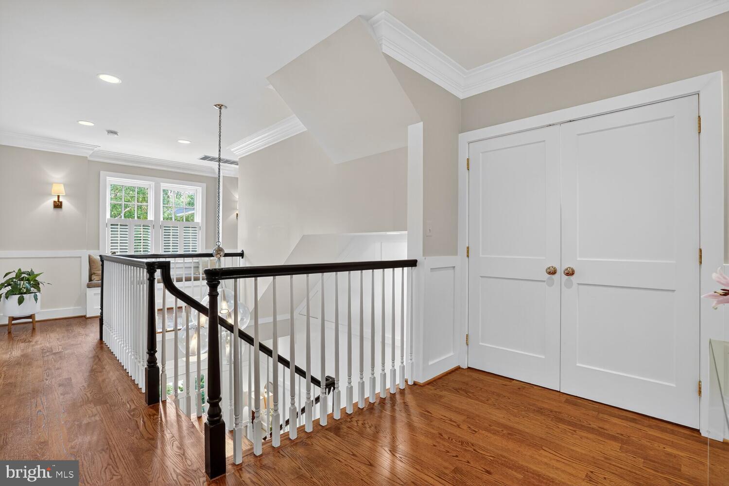 COUNTRY CLUB HILLS - Residential