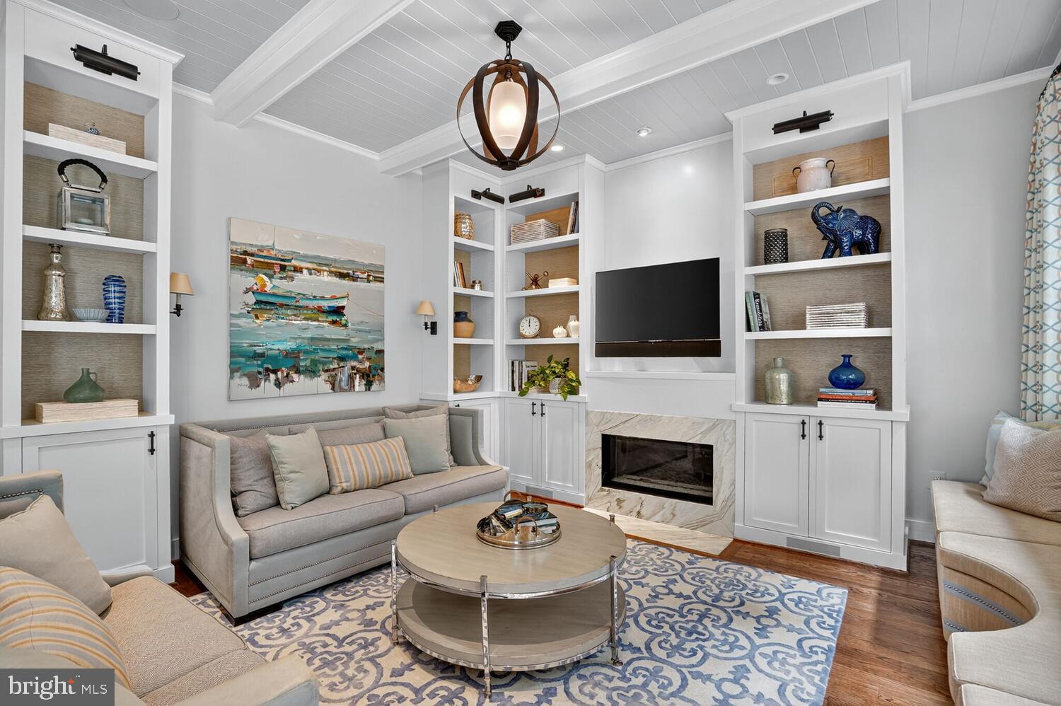 COUNTRY CLUB HILLS - Residential