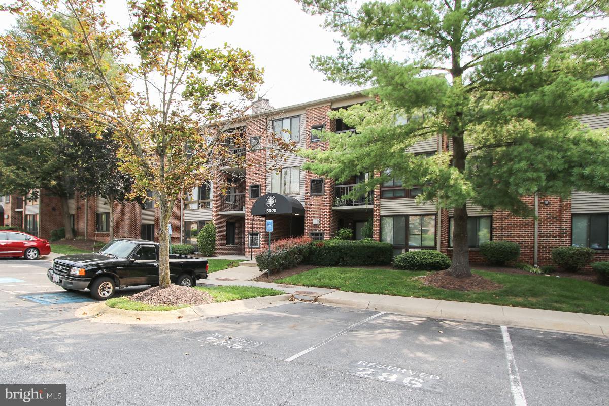 FARMINGDALE - Residential