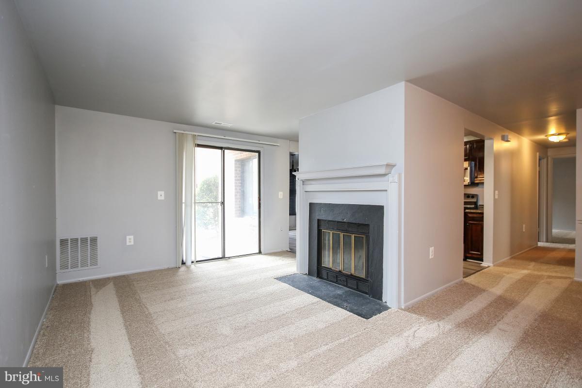 FARMINGDALE - Residential