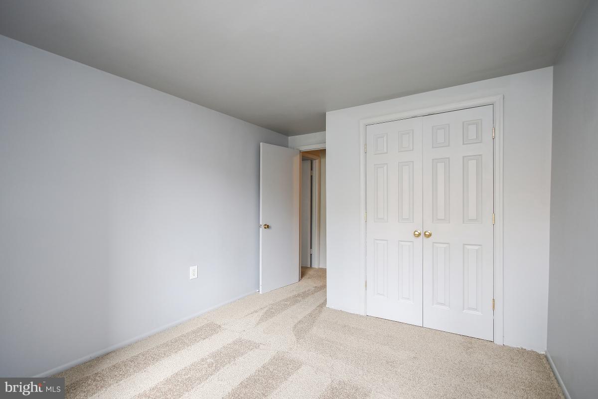 FARMINGDALE - Residential