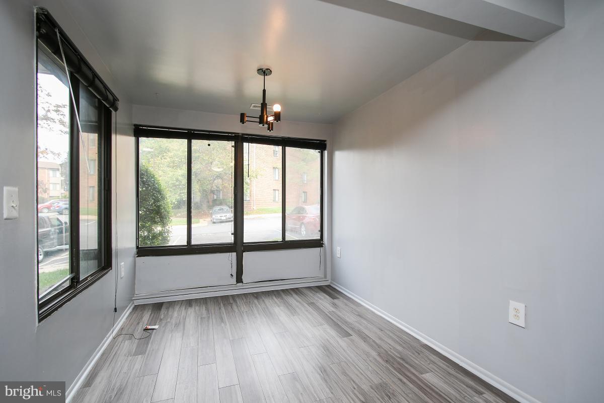 FARMINGDALE - Residential