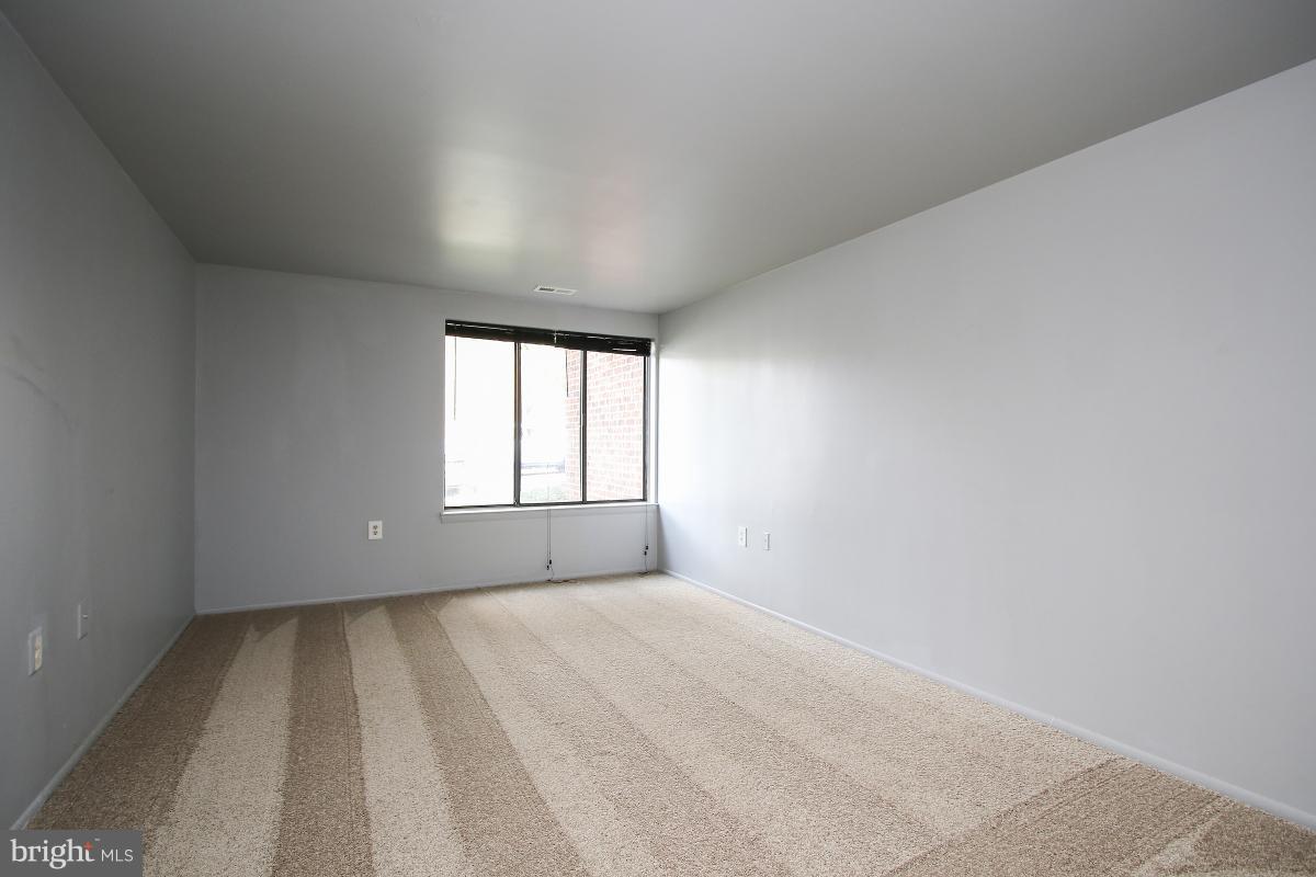 FARMINGDALE - Residential