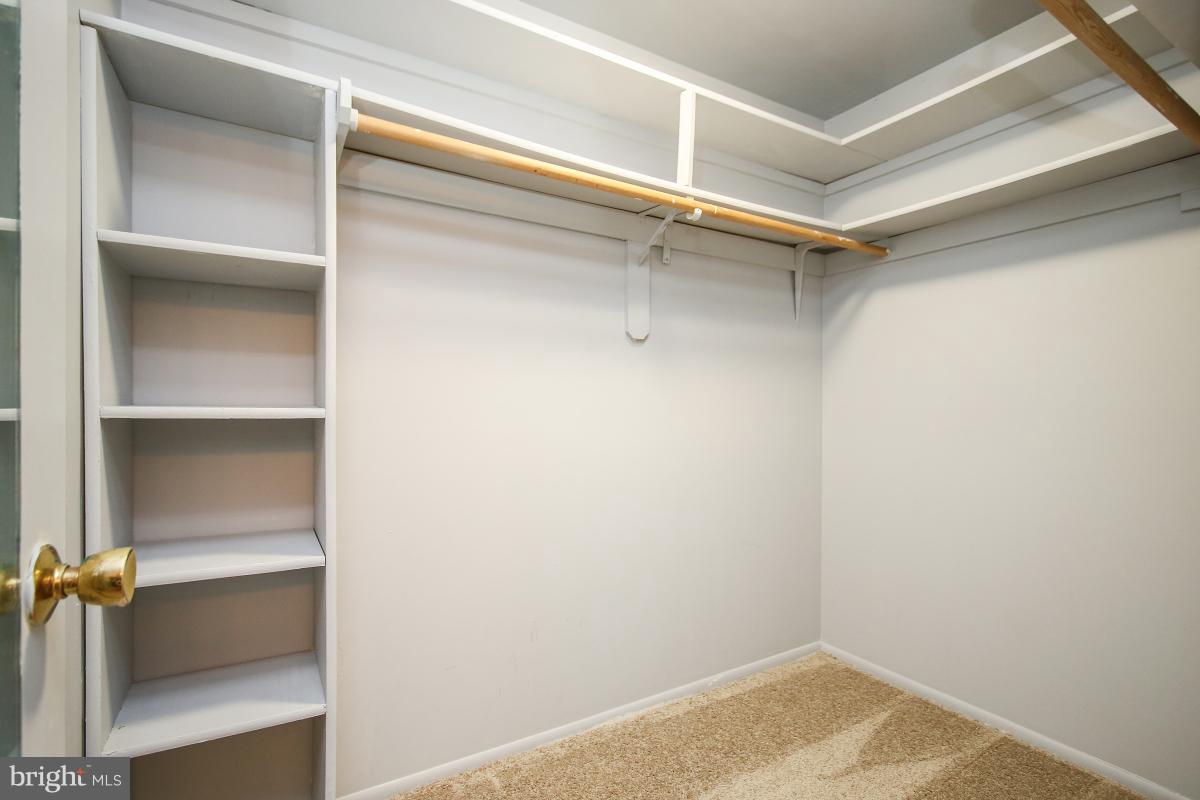 FARMINGDALE - Residential