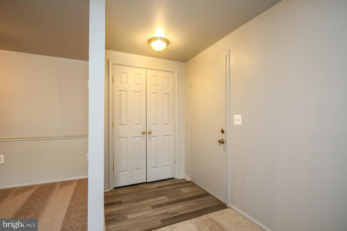FARMINGDALE - Residential