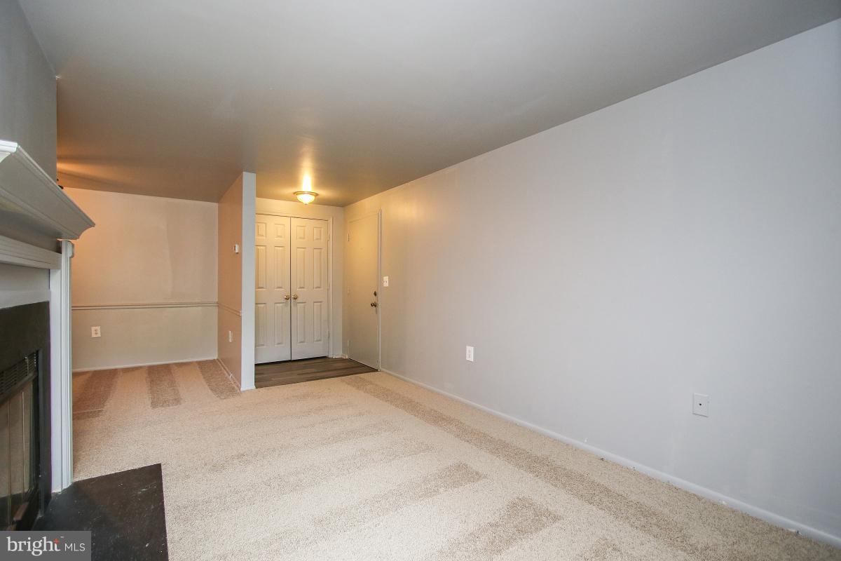 FARMINGDALE - Residential