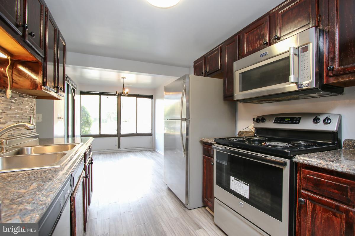 FARMINGDALE - Residential