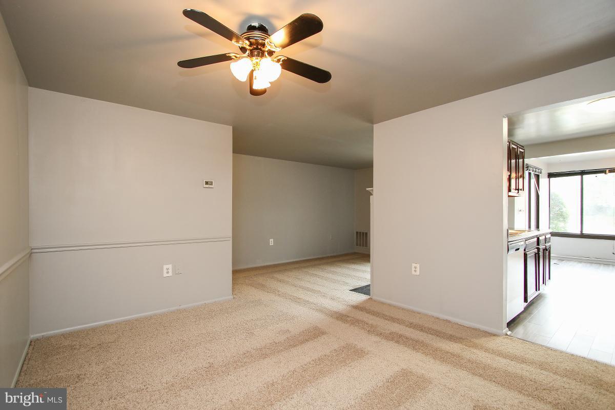 FARMINGDALE - Residential