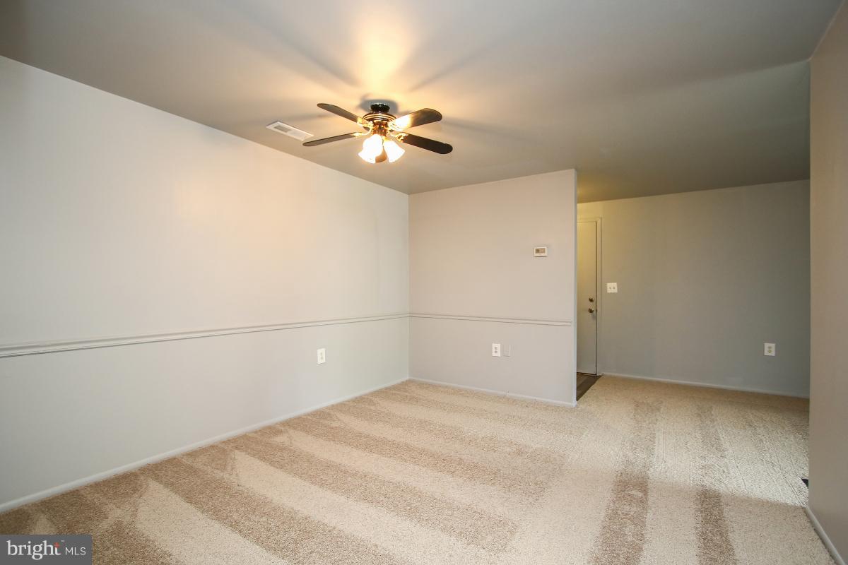 FARMINGDALE - Residential