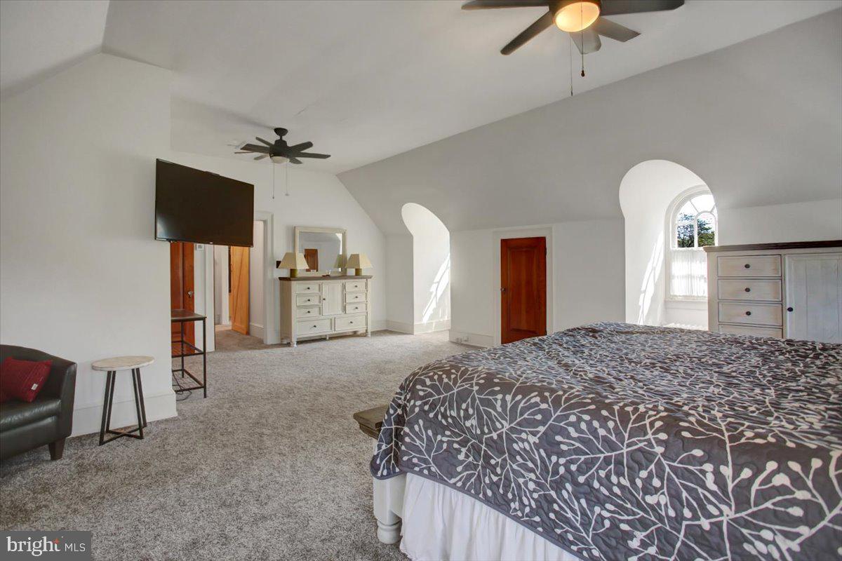SHIPPENSBURG - Residential