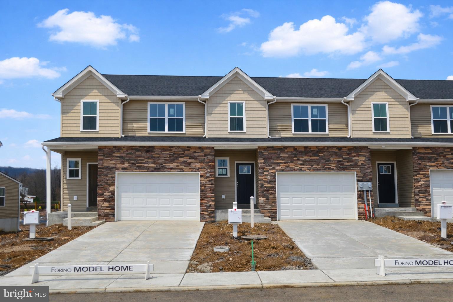 HAWKSTONE VILLAGE - Residential