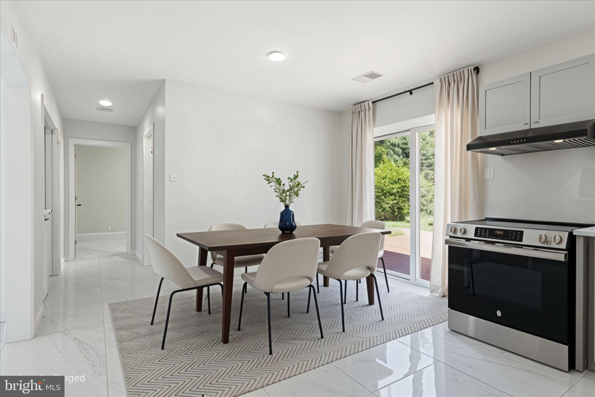 ST CHARLES HUNTINGTON - Residential