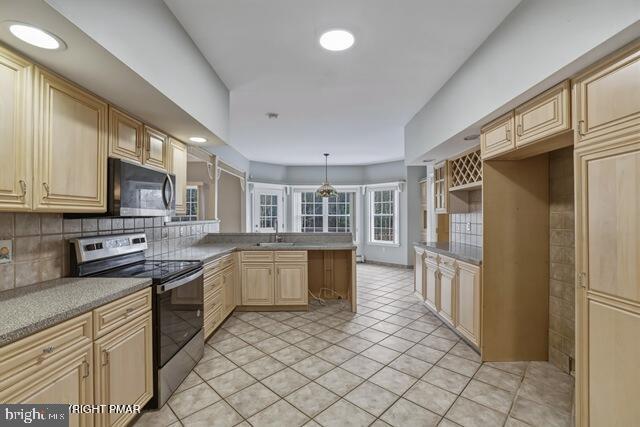 FAWN RIDGE ESTATES - Residential