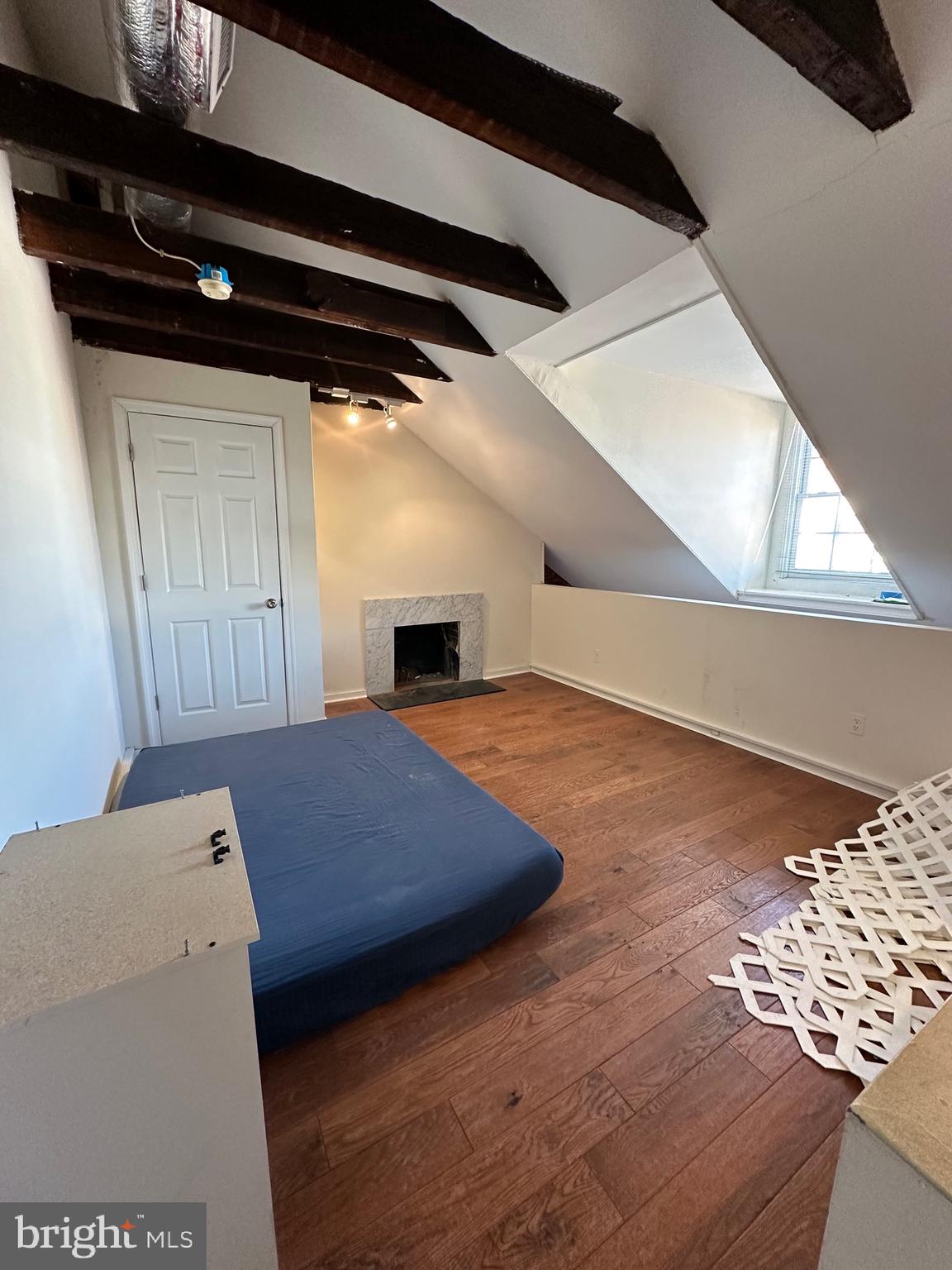 SOCIETY HILL - Residential Lease