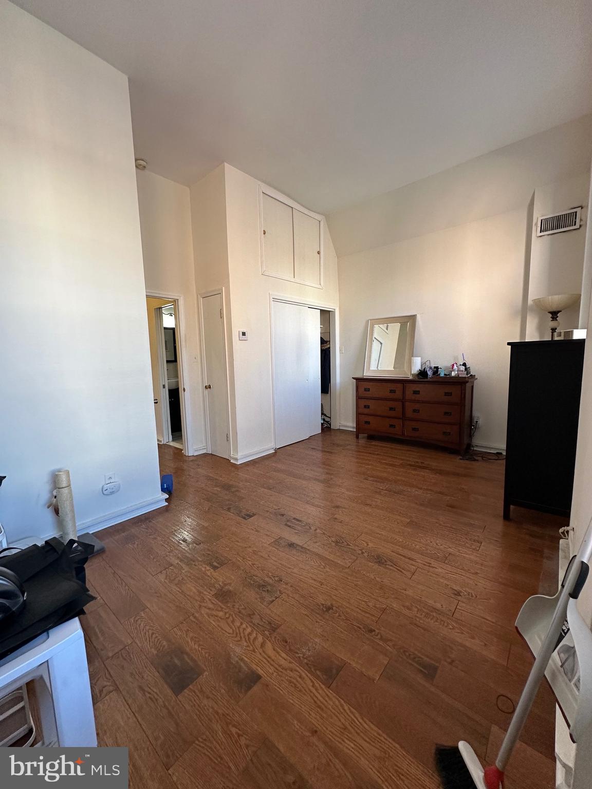 SOCIETY HILL - Residential Lease