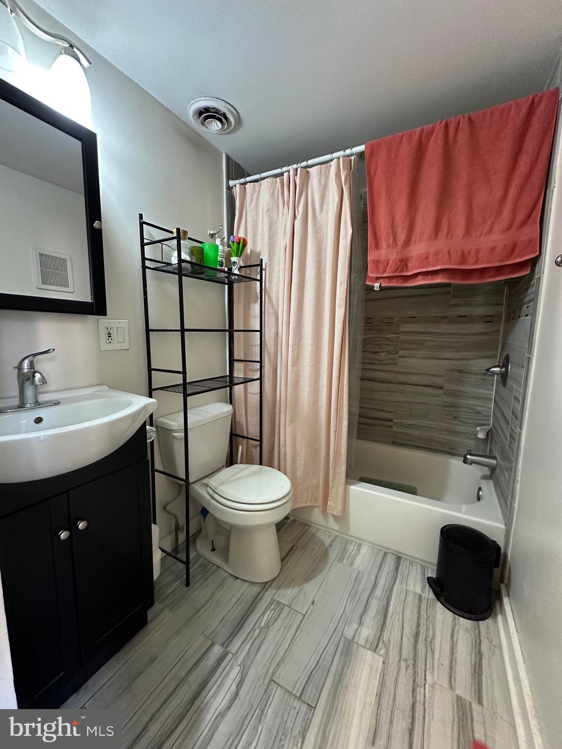 SOCIETY HILL - Residential Lease