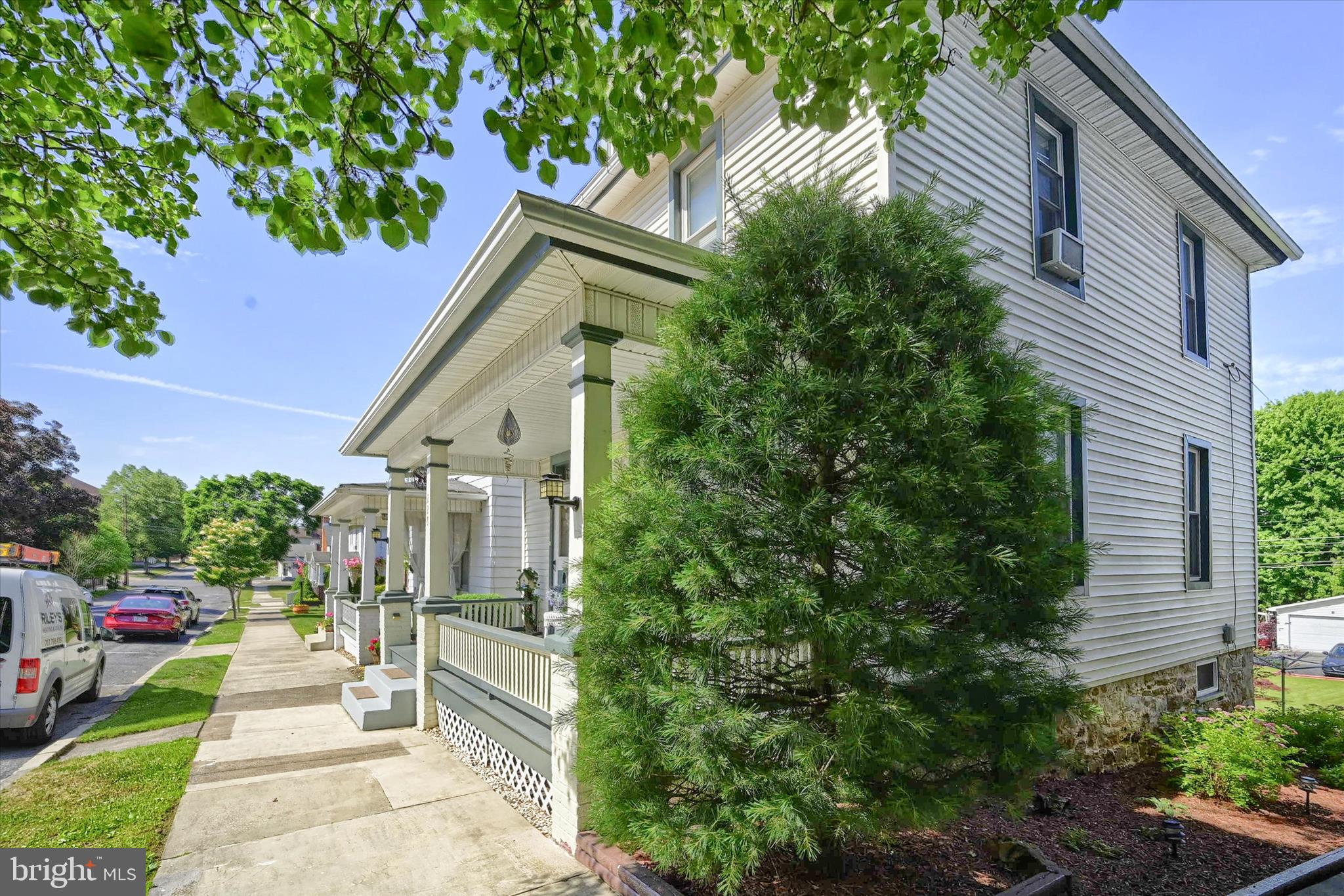 NEWPORT - Residential