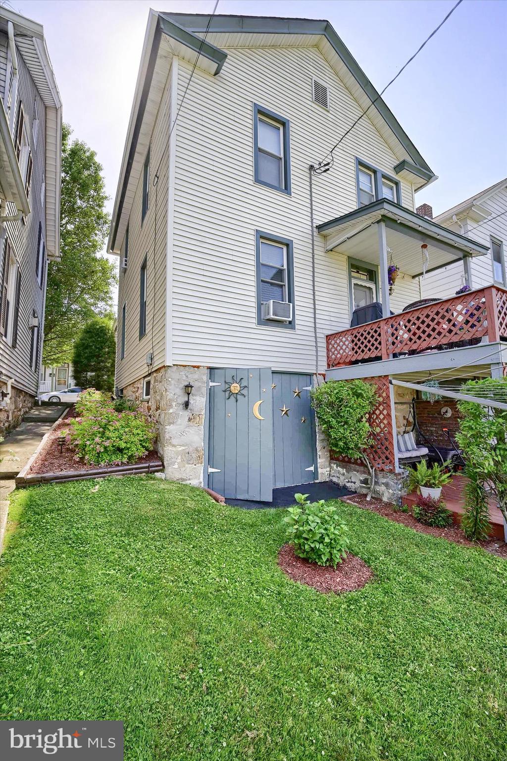 NEWPORT - Residential
