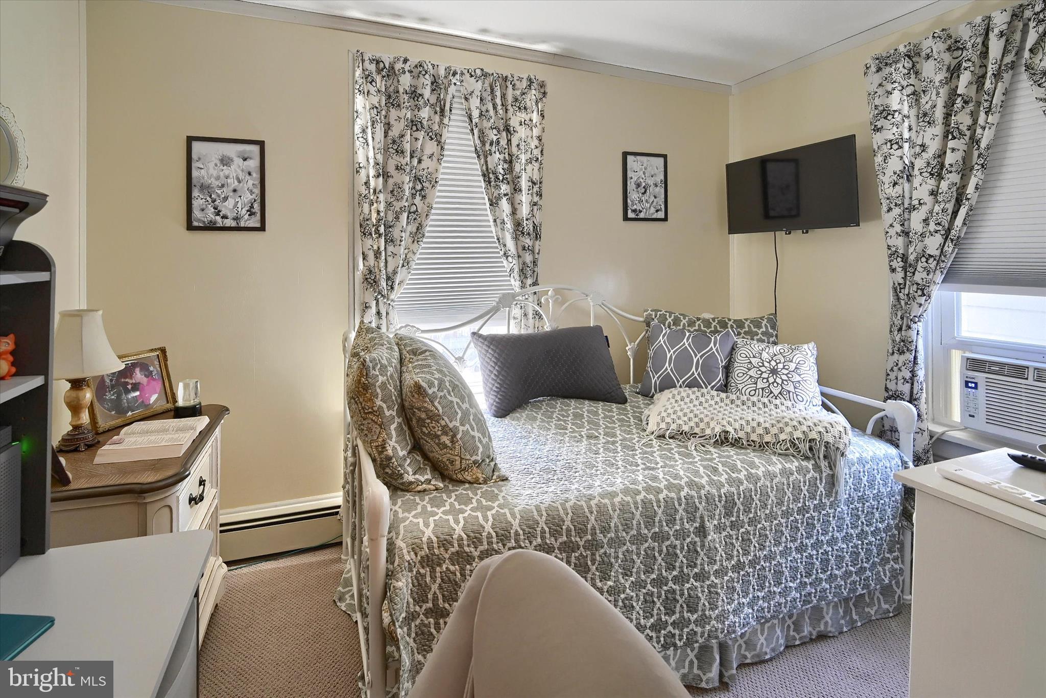 NEWPORT - Residential