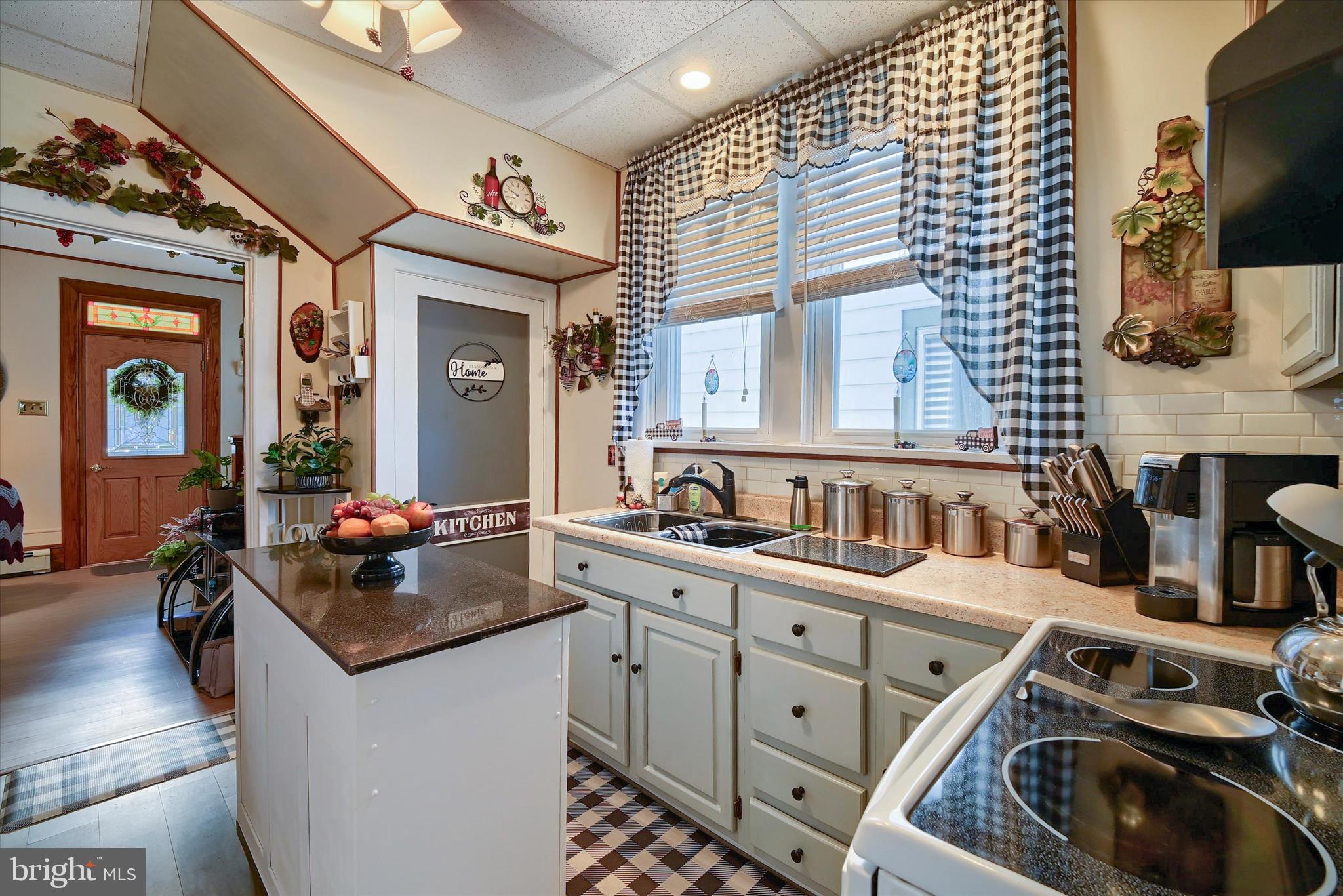 NEWPORT - Residential