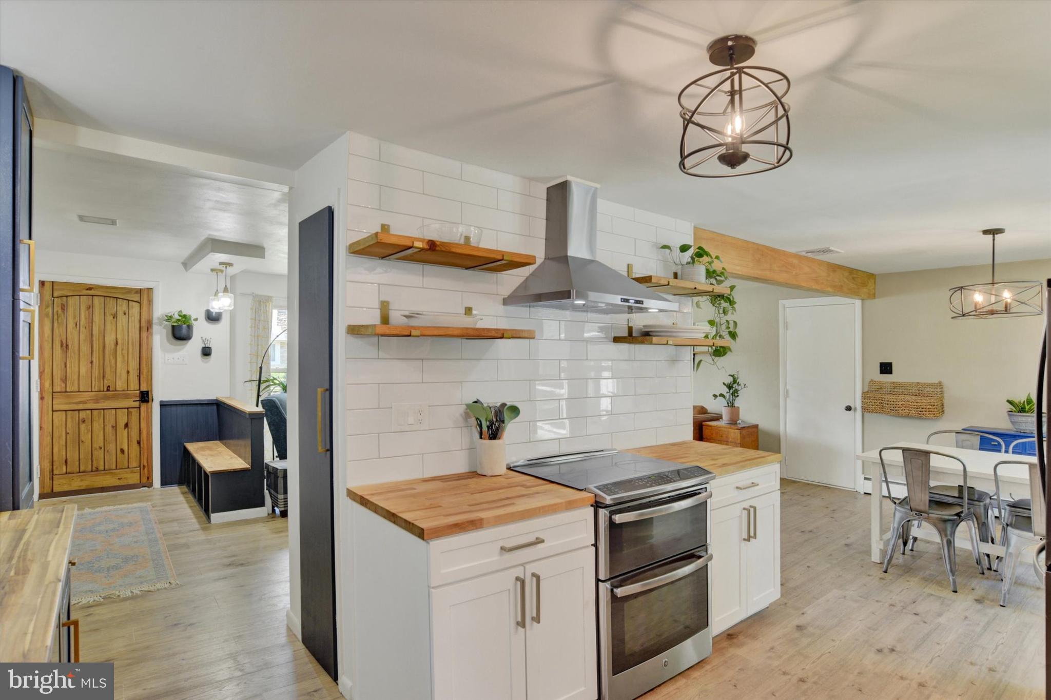 CEDAR CLIFF MANOR - Residential