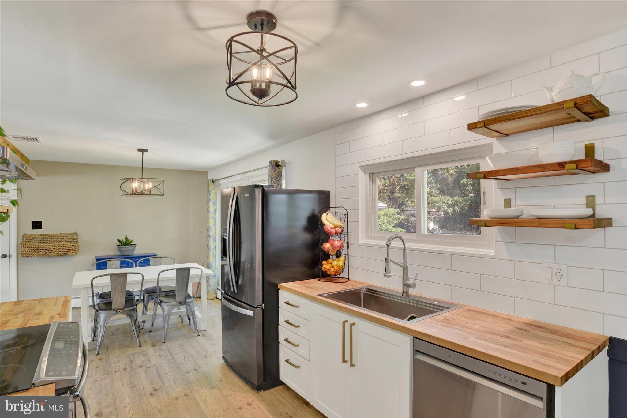 CEDAR CLIFF MANOR - Residential