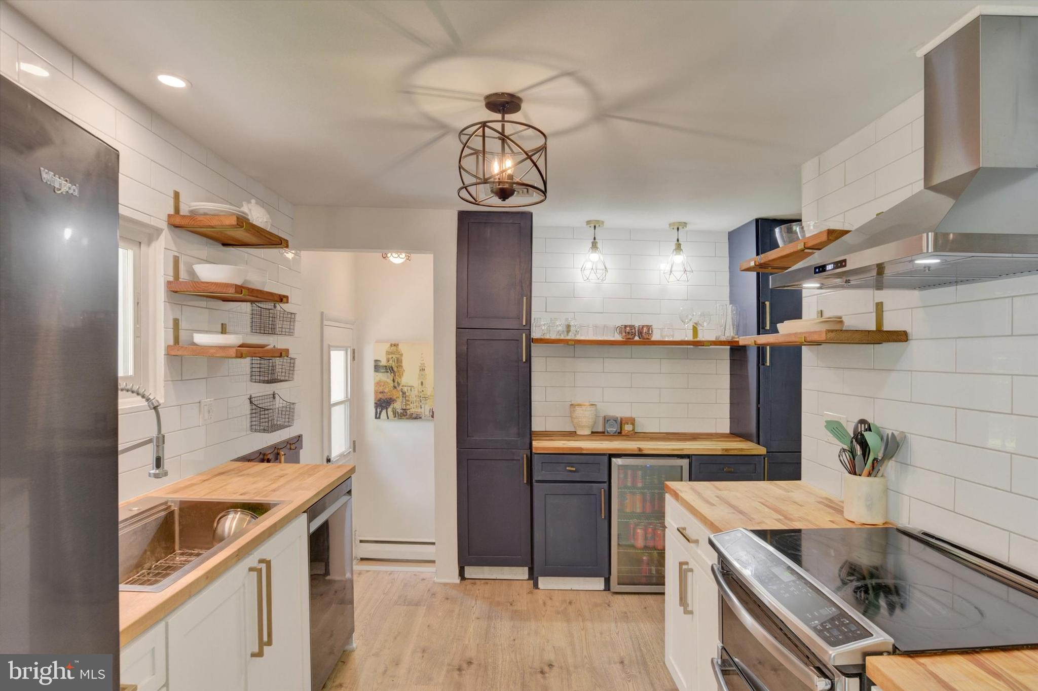 CEDAR CLIFF MANOR - Residential