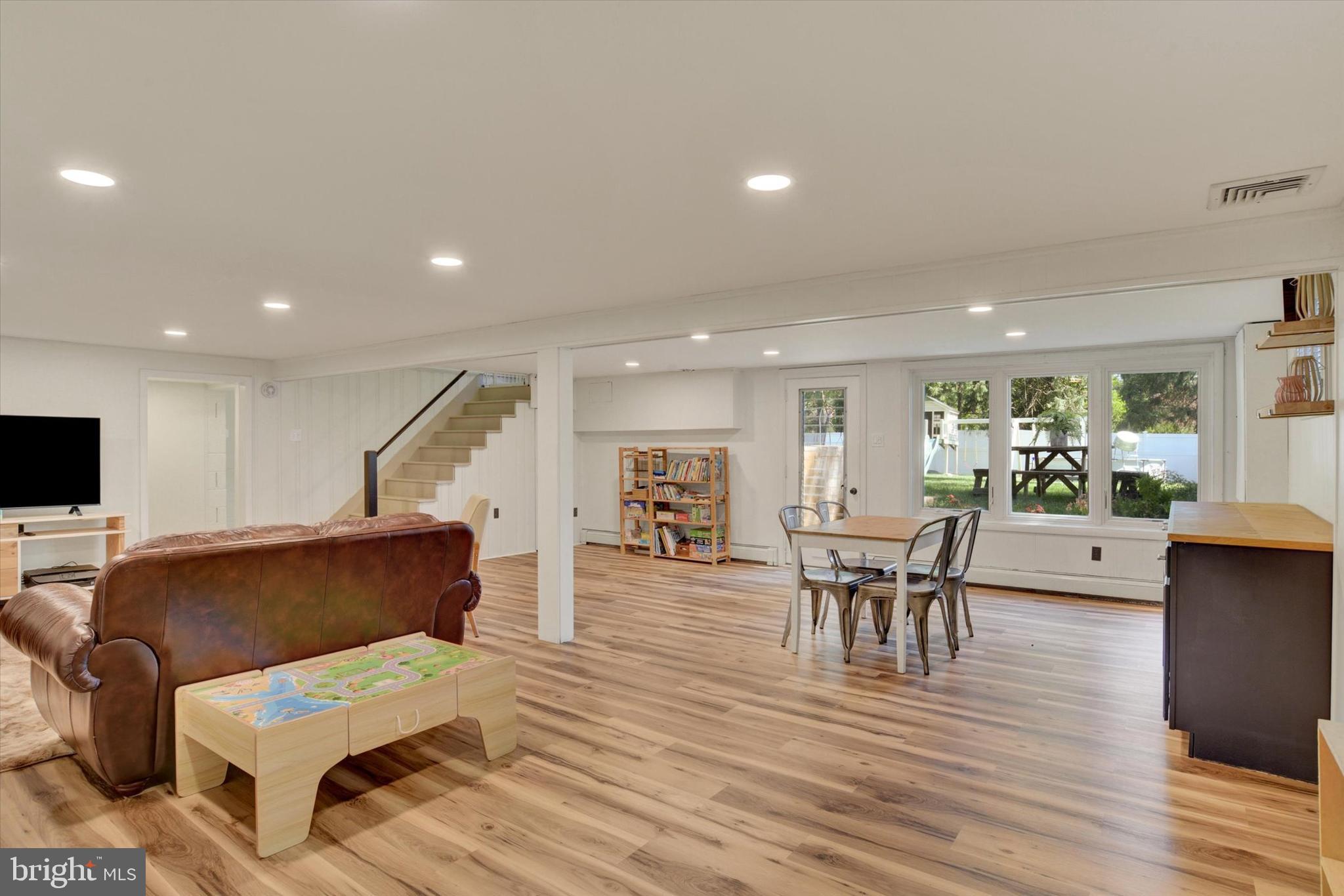 CEDAR CLIFF MANOR - Residential