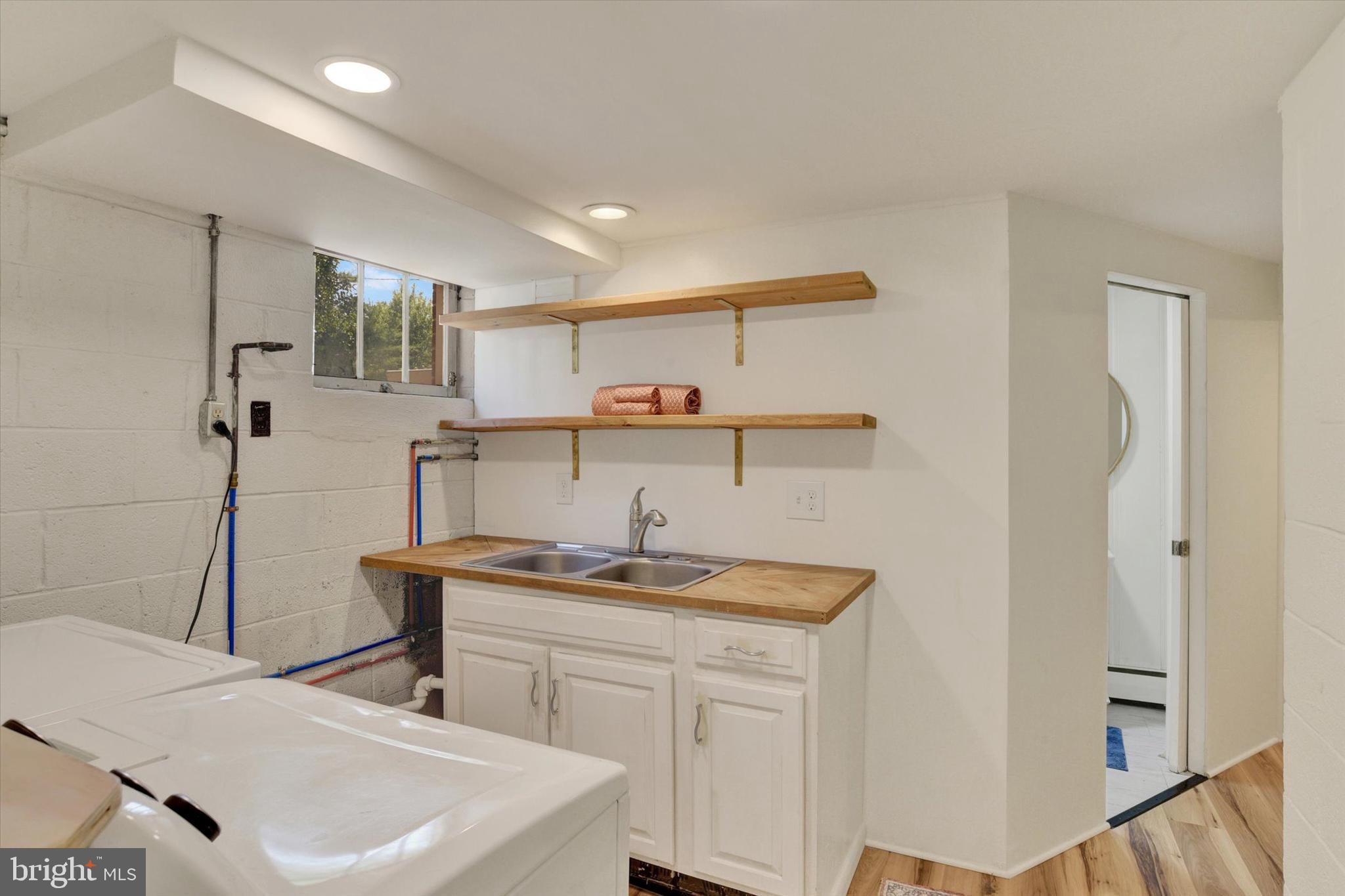 CEDAR CLIFF MANOR - Residential