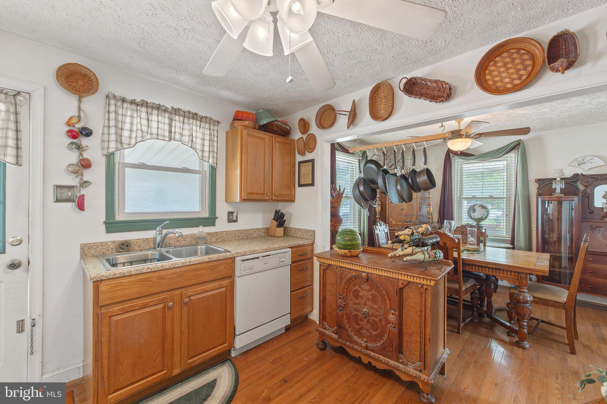 COLONIAL DRIVE - Residential