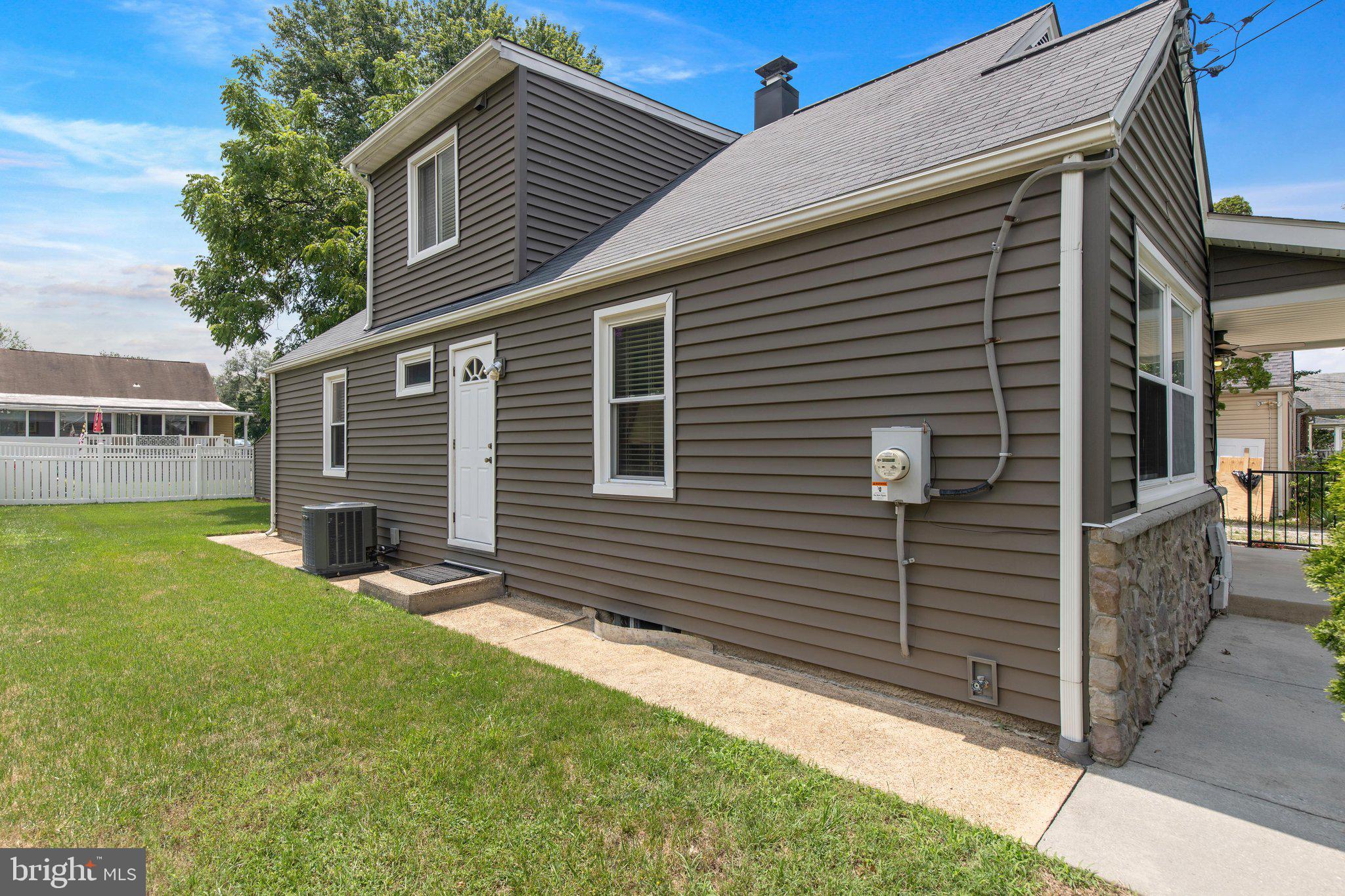 COLONIAL DRIVE - Residential