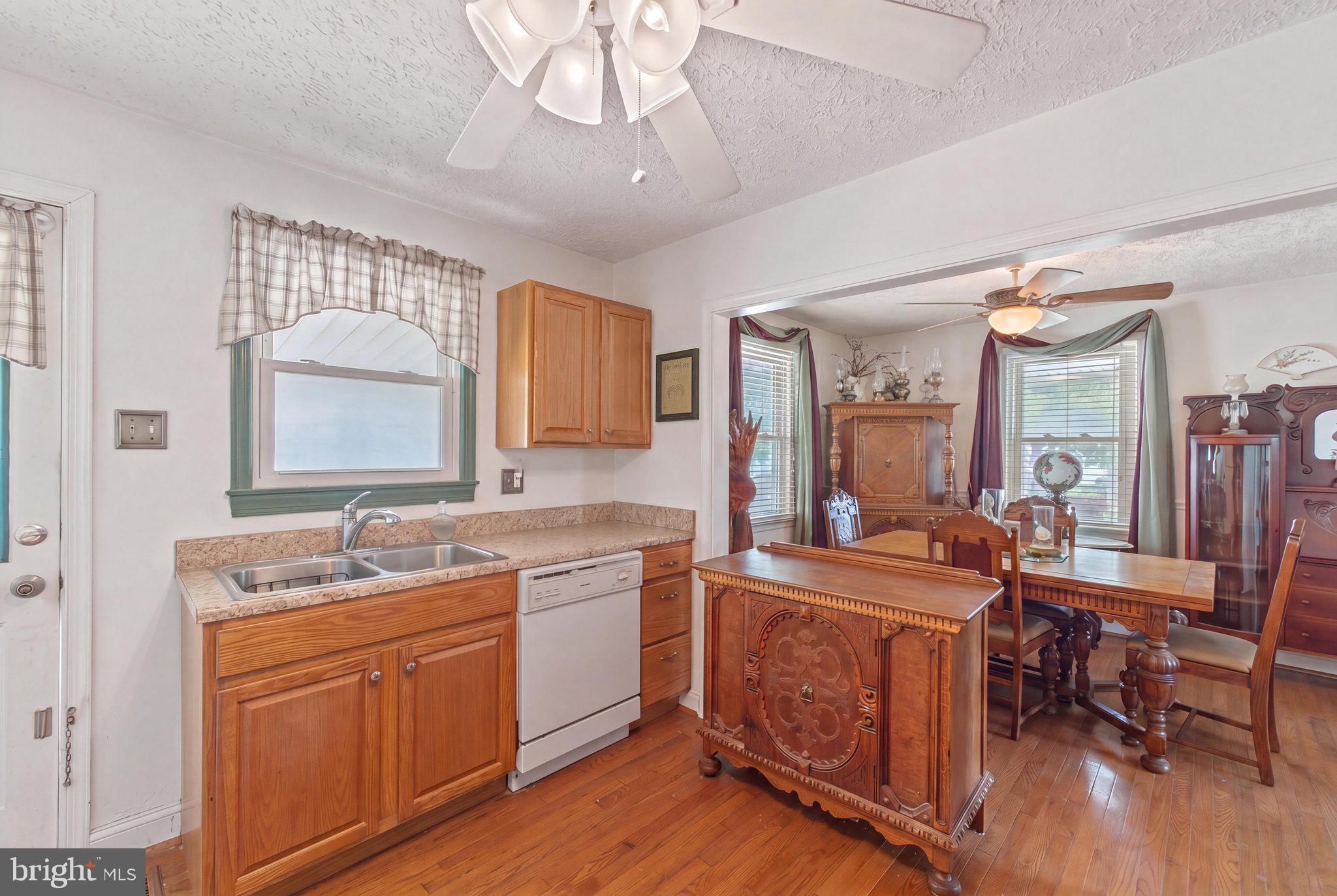 COLONIAL DRIVE - Residential