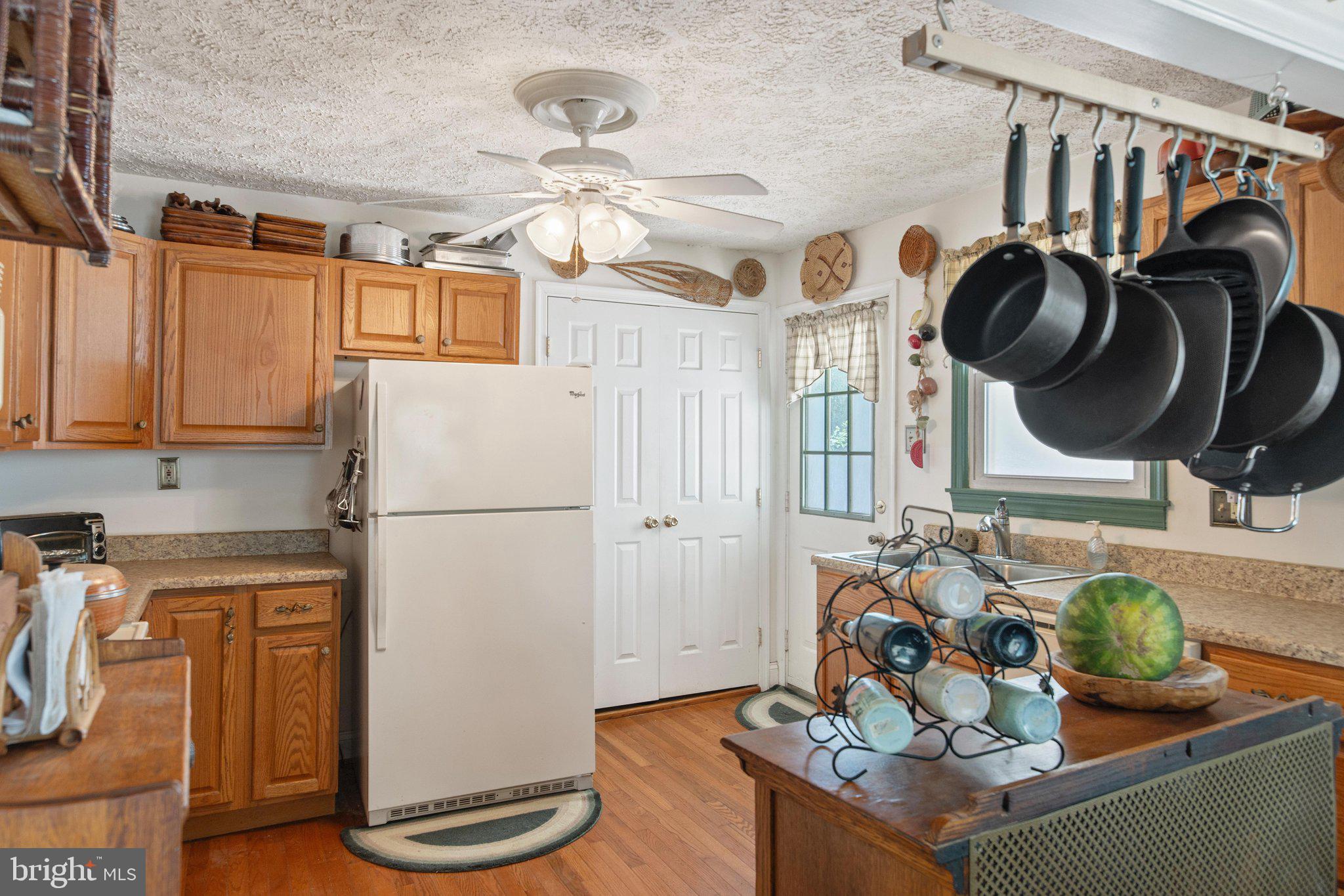 COLONIAL DRIVE - Residential