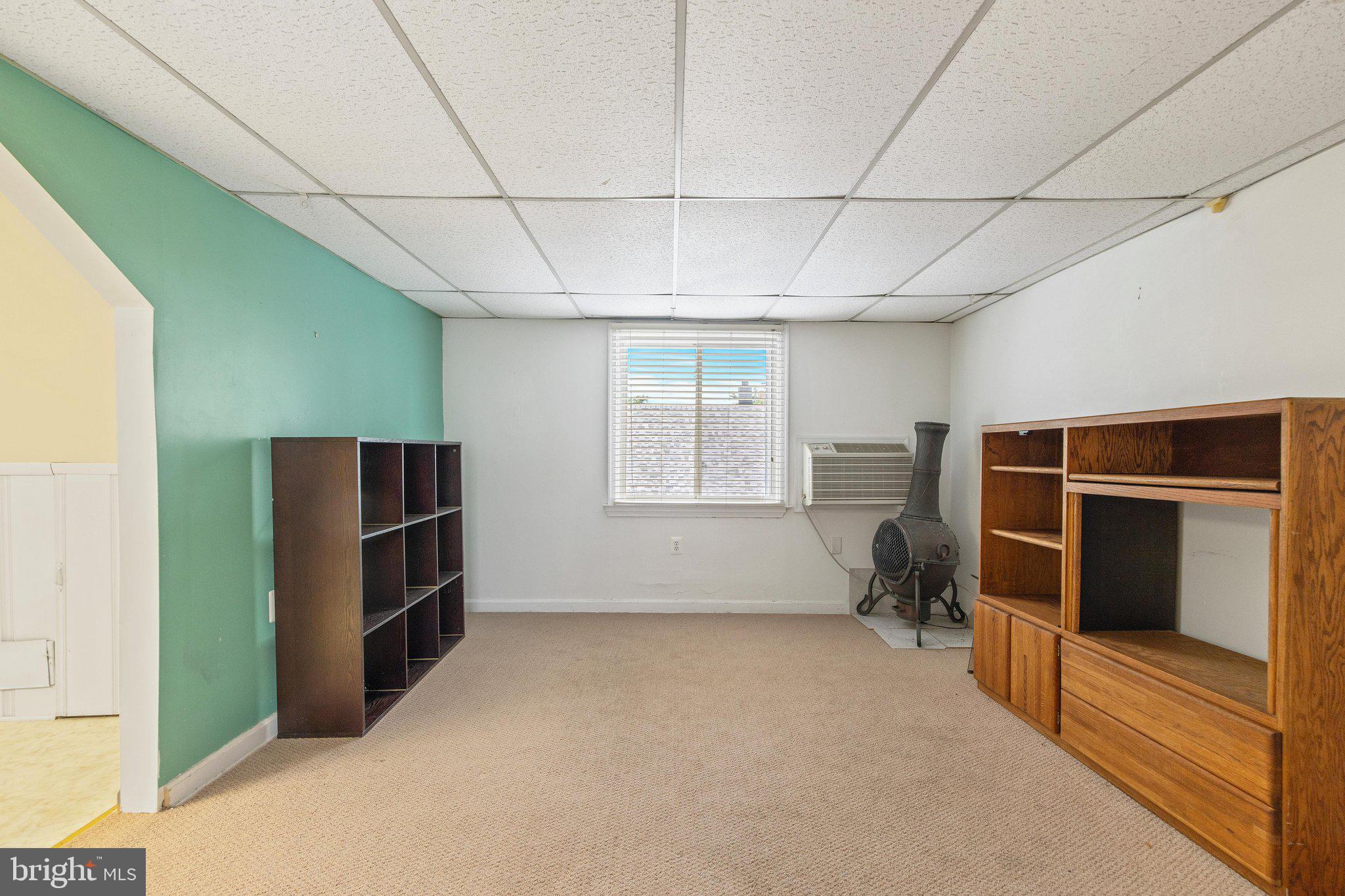 COLONIAL DRIVE - Residential
