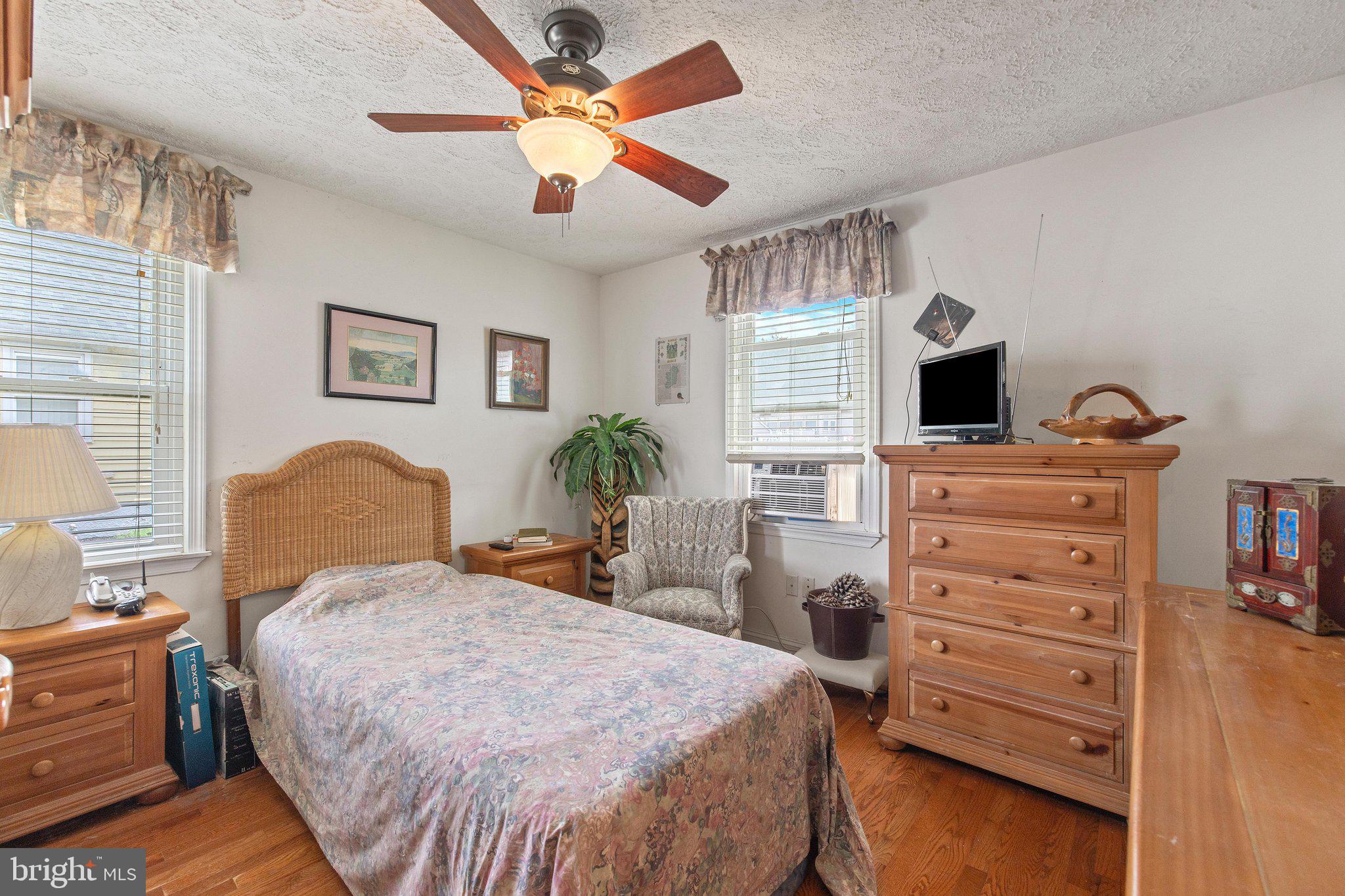 COLONIAL DRIVE - Residential