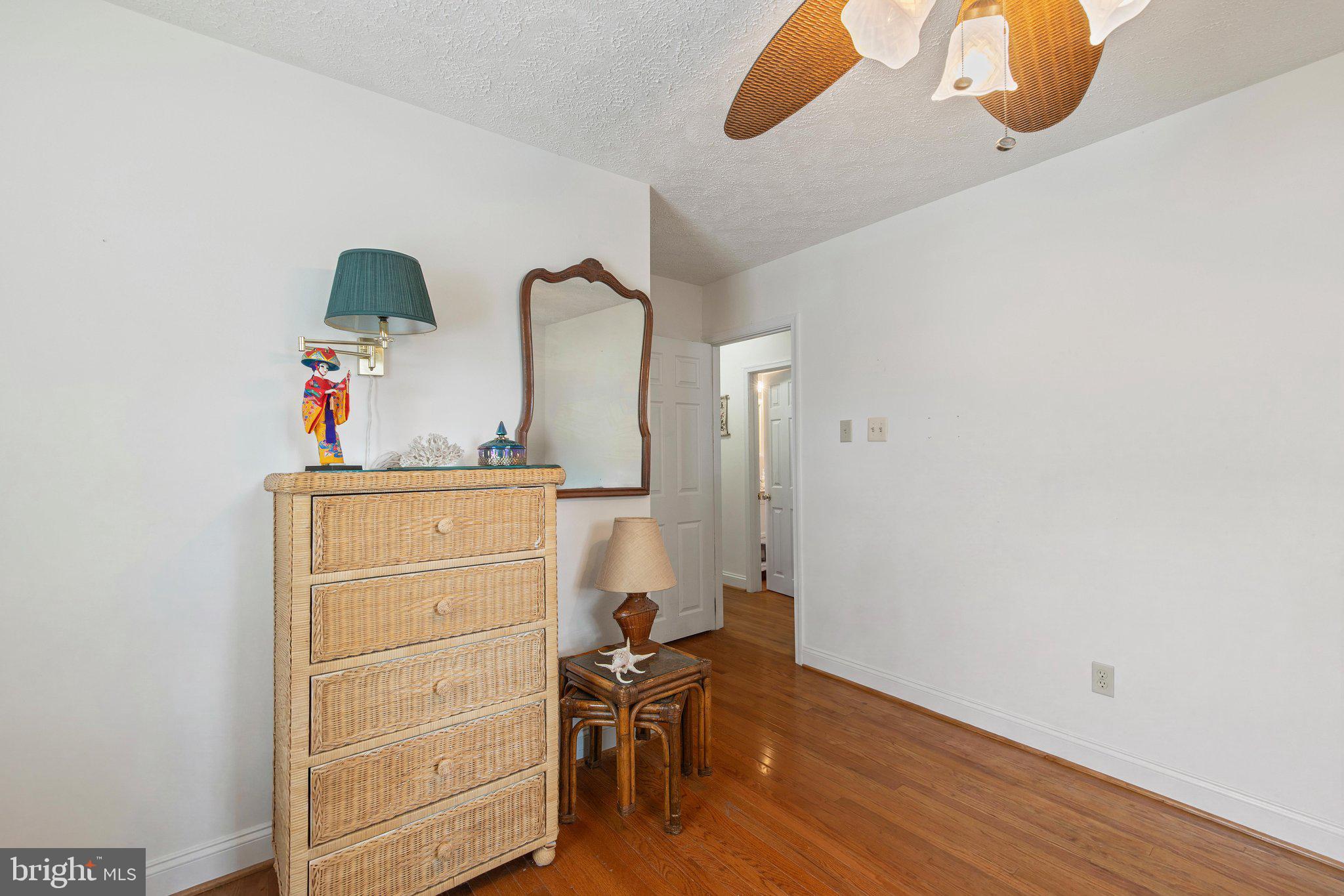 COLONIAL DRIVE - Residential
