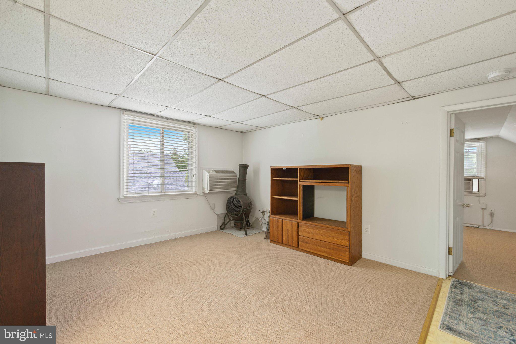 COLONIAL DRIVE - Residential