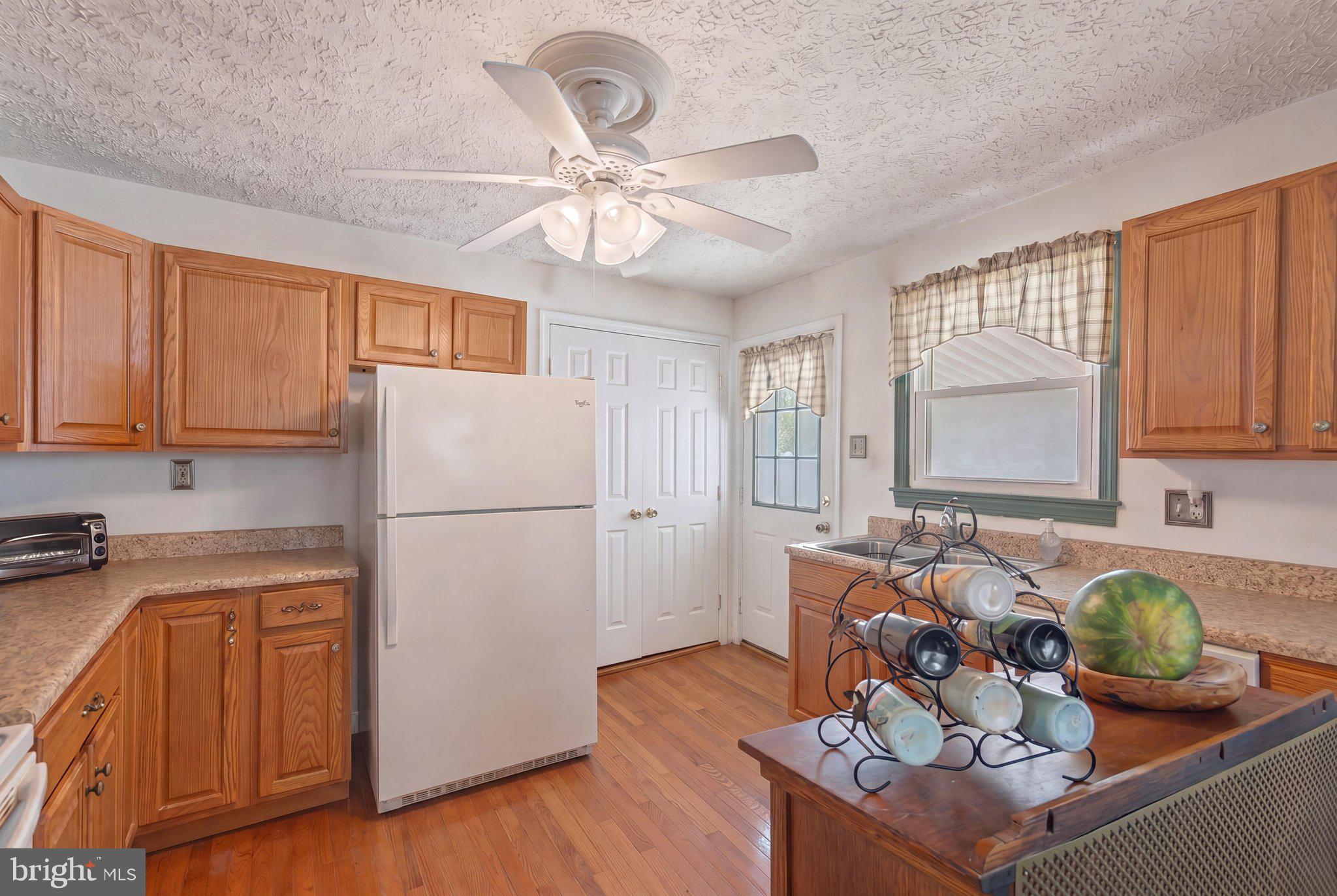 COLONIAL DRIVE - Residential
