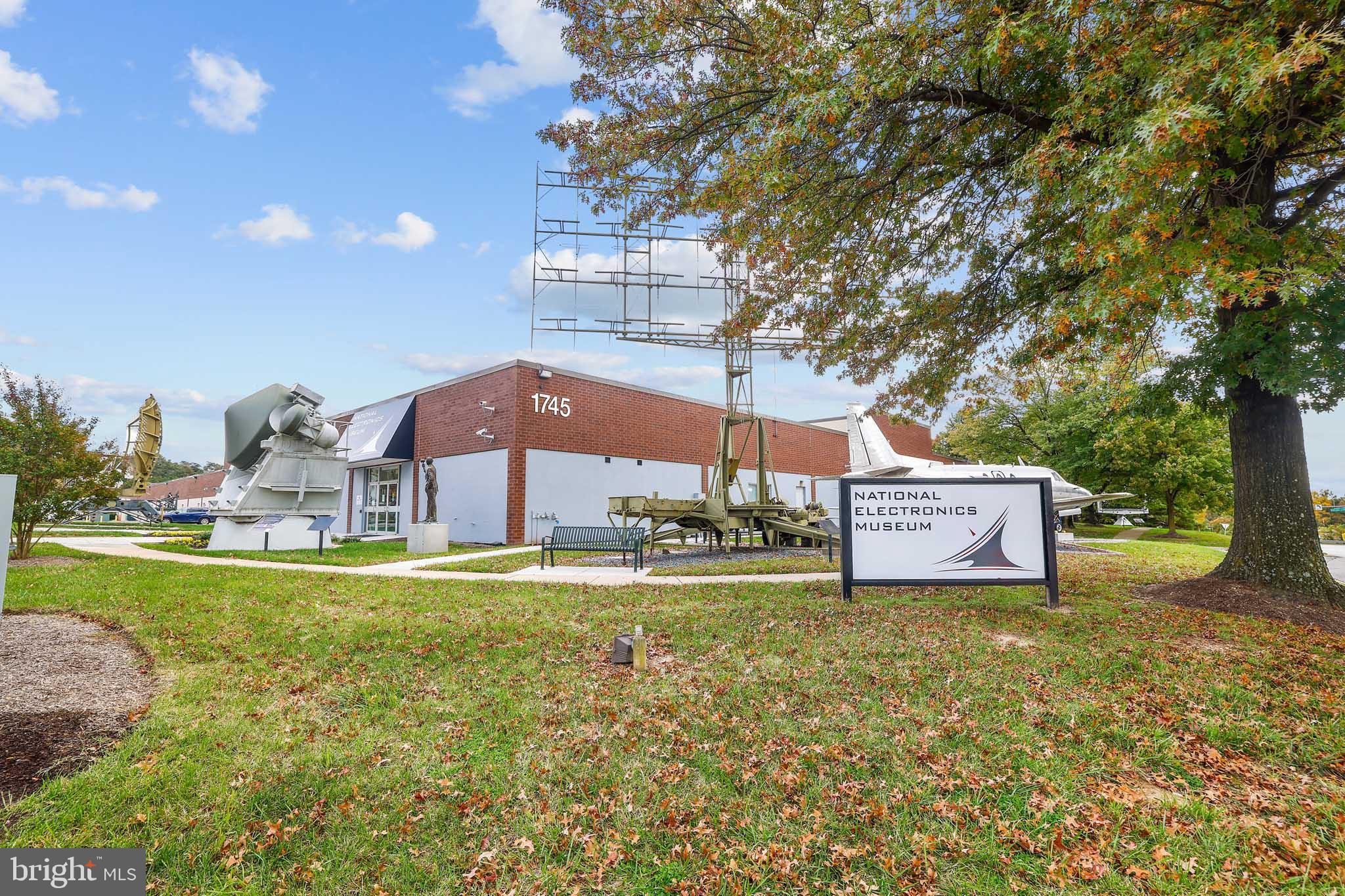 COLONIAL DRIVE - Residential