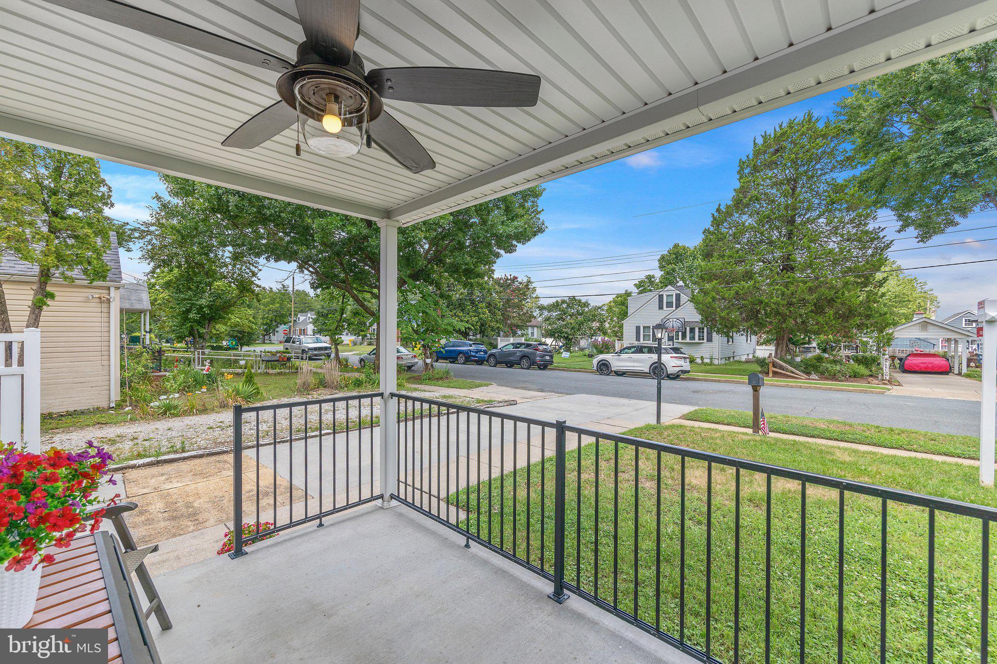 COLONIAL DRIVE - Residential