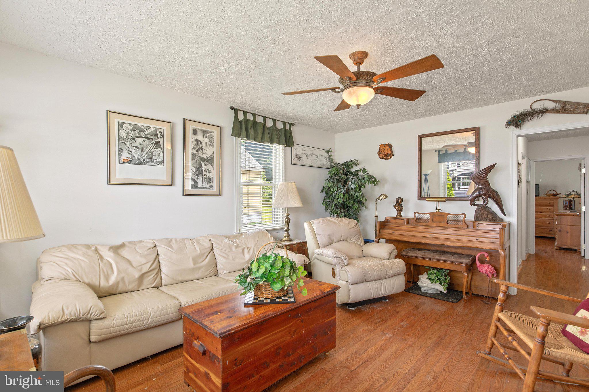 COLONIAL DRIVE - Residential