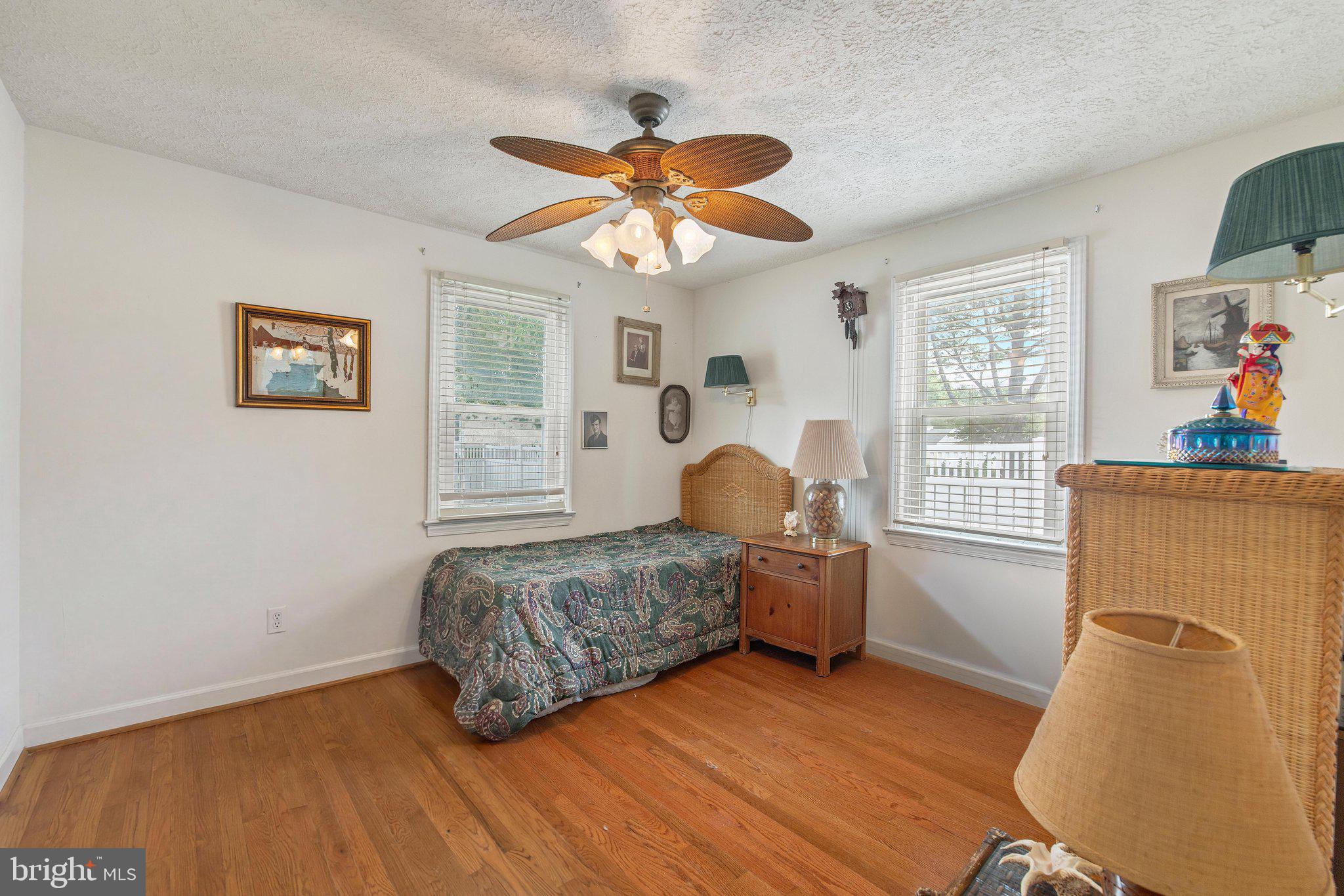 COLONIAL DRIVE - Residential