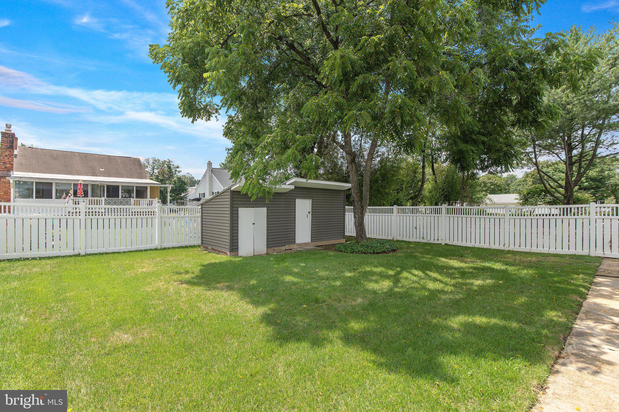 COLONIAL DRIVE - Residential