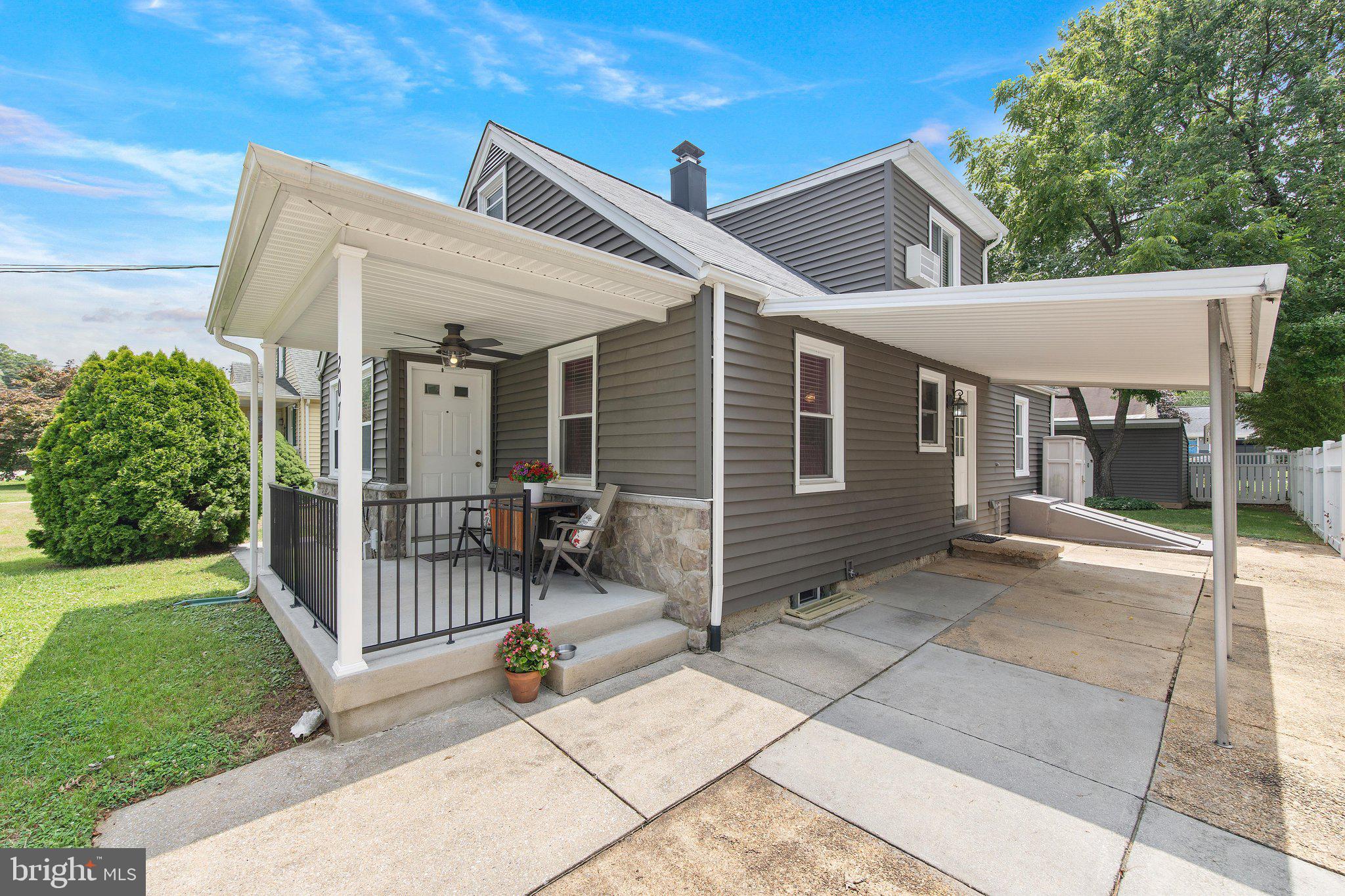 COLONIAL DRIVE - Residential