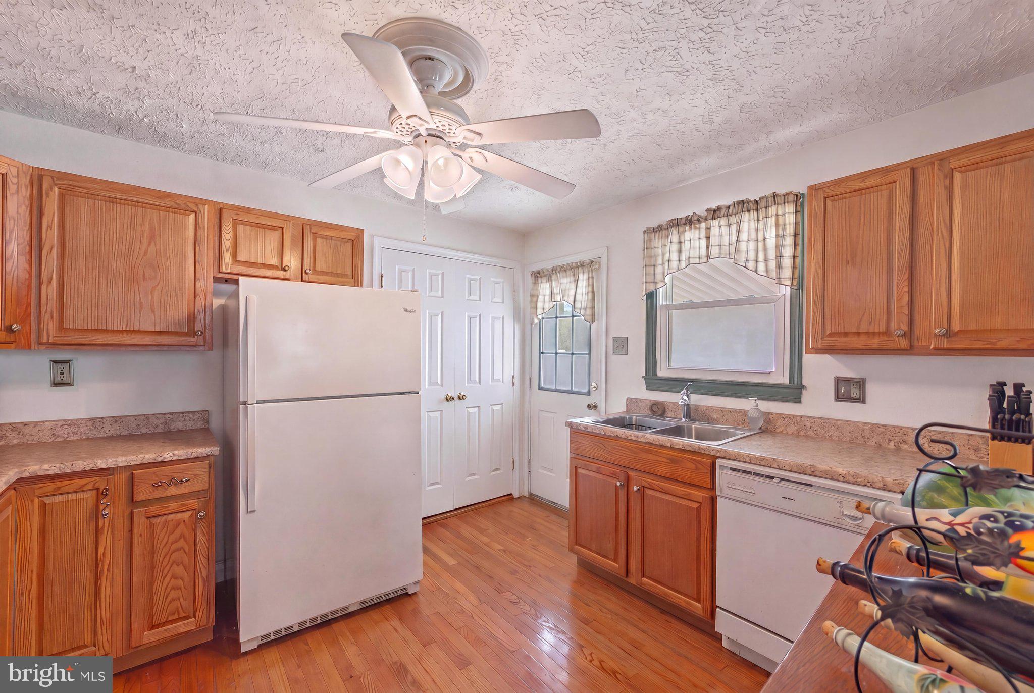 COLONIAL DRIVE - Residential