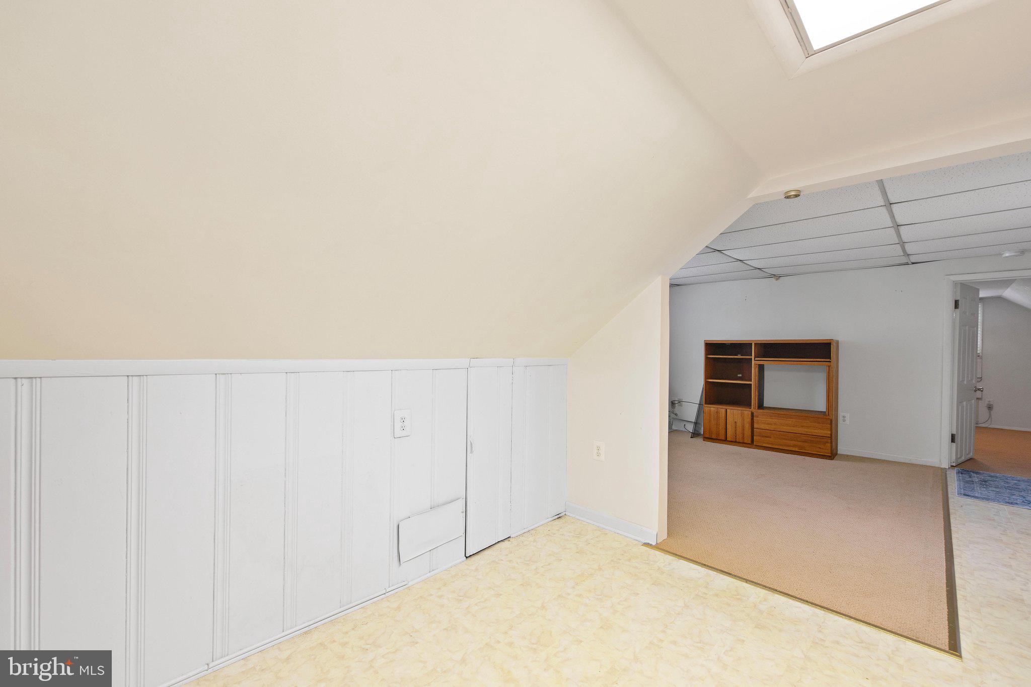 COLONIAL DRIVE - Residential